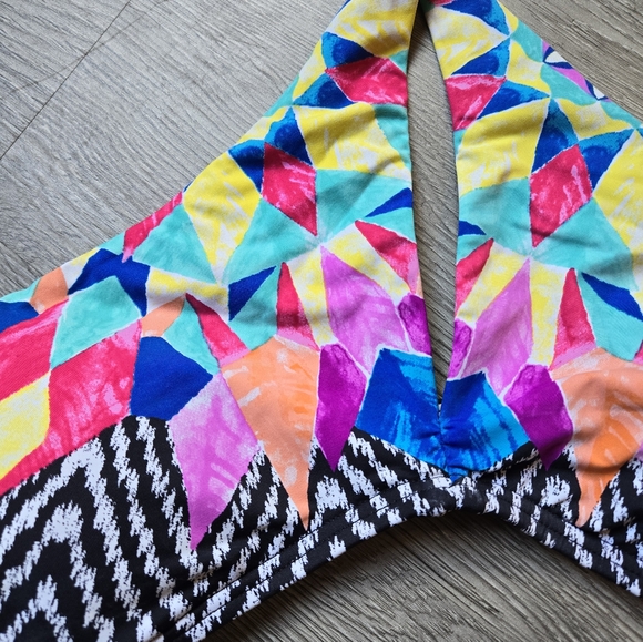 Bar III Medium Halter Black Geometric Feathered Daze Bikini Swimsuit NWT - Picture 4 of 9